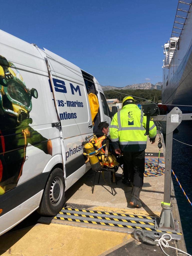 Camion d'intervention ALPHA Travaux sous marins Var 83